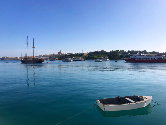 Widok z Gziry w kierunku Valetty